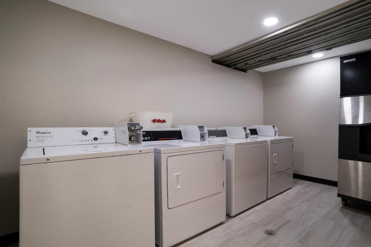 Super 8 By Wyndham Marston Motel Ngoại thất bức ảnh